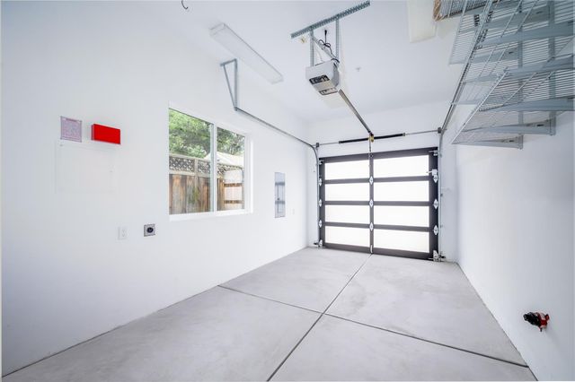 113 Seale Avenue, Palo Alto, CA 94301