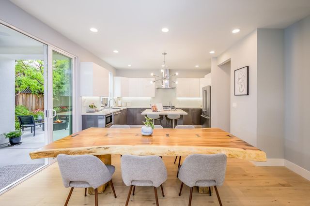 113 Seale Avenue, Palo Alto, CA 94301