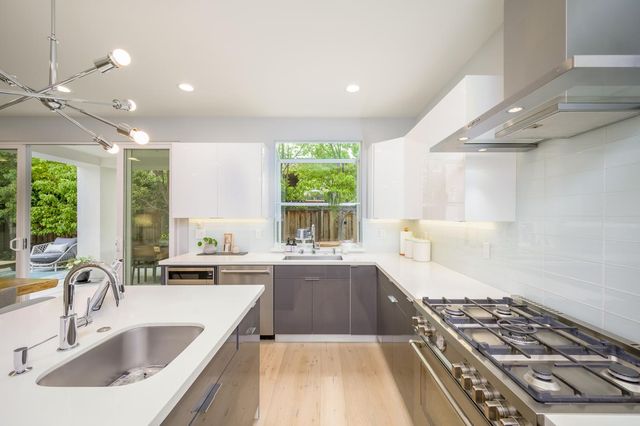 113 Seale Avenue, Palo Alto, CA 94301