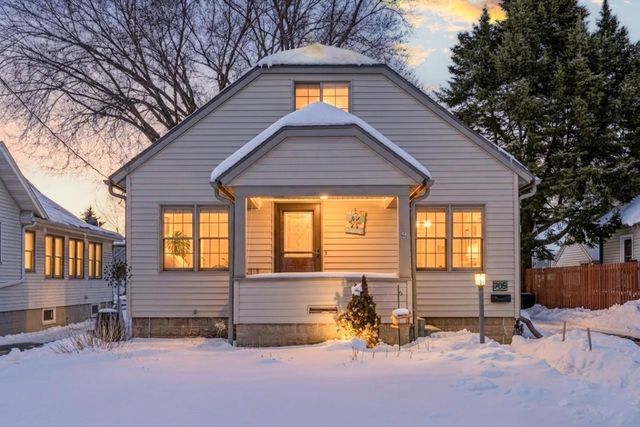 905 1st Street NW, Rochester, MN 55901