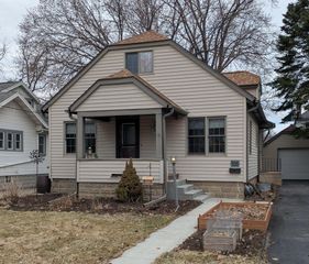 905 1st Street NW, Rochester, MN 55901