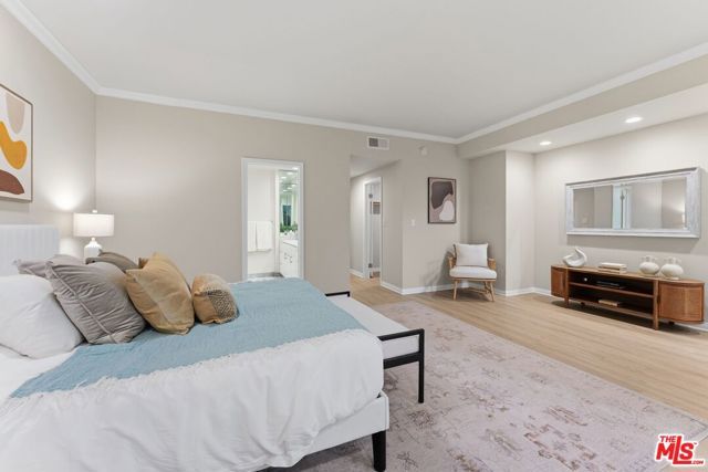 11939 GORHAM Avenue 103, Los Angeles, CA 90049