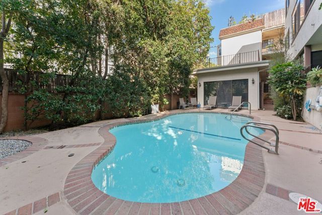 11939 GORHAM Avenue 103, Los Angeles, CA 90049