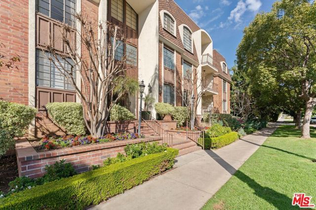 11939 GORHAM Avenue 103, Los Angeles, CA 90049