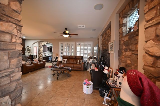 3745 Corte Bella Hills Avenue, North Las Vegas, NV 89081