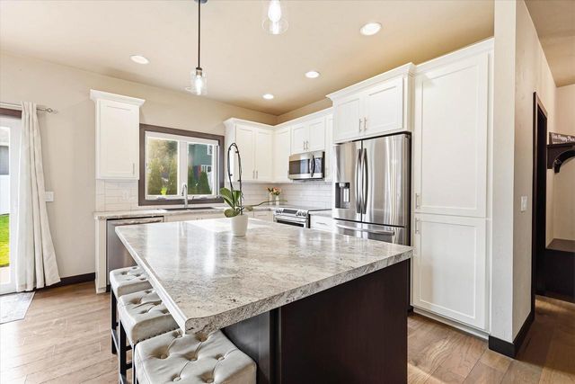 1616 ORCHARD DRIVE, Kaukauna, WI 54130