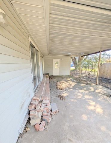 109 Charles Street, Crockett, TX 75835