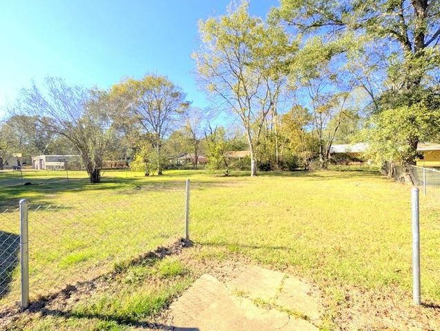 109 Charles Street, Crockett, TX 75835