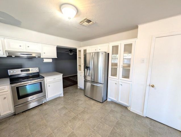 109 Charles Street, Crockett, TX 75835