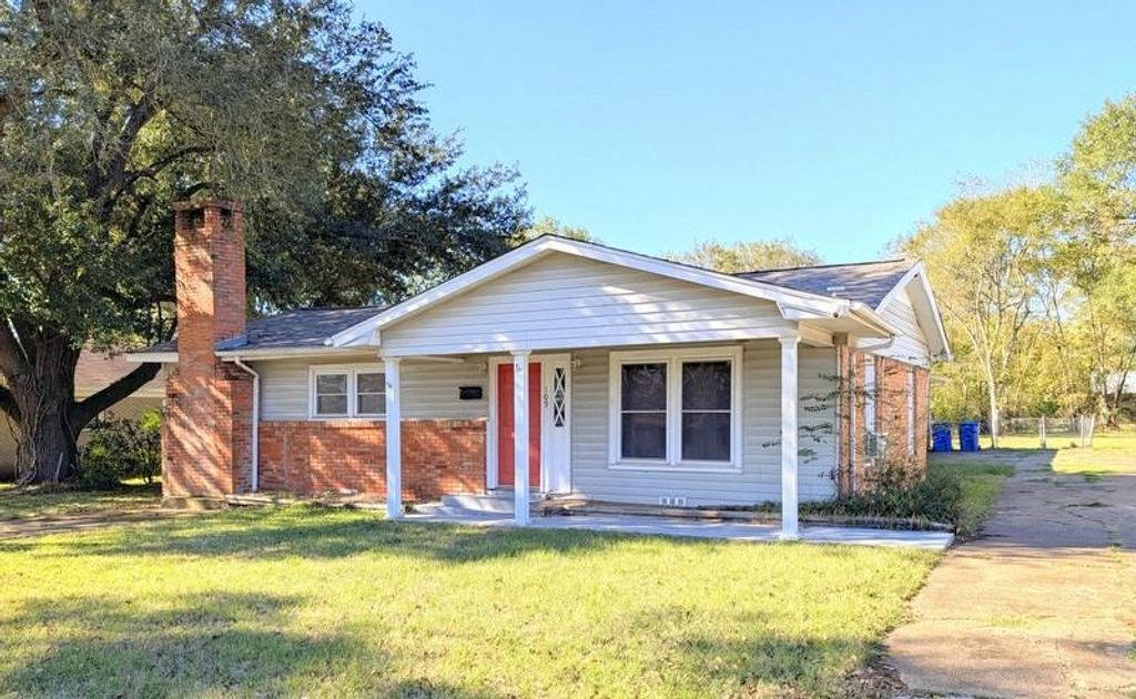 109 Charles Street, Crockett, TX 75835