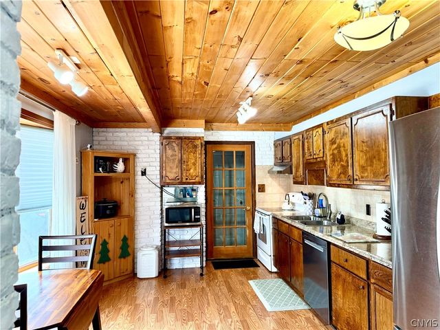 427 Van Roen Road, Utica, NY 13502