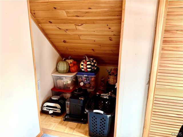 427 Van Roen Road, Utica, NY 13502