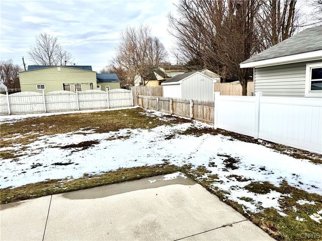 427 Van Roen Road, Utica, NY 13502