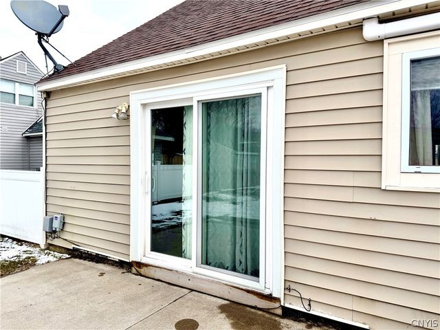 427 Van Roen Road, Utica, NY 13502