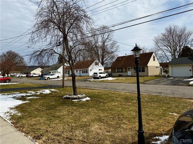 427 Van Roen Road, Utica, NY 13502