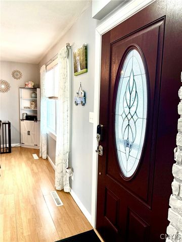 427 Van Roen Road, Utica, NY 13502