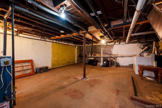 3978 William Street, Seaford, NY 11783