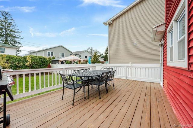 3978 William Street, Seaford, NY 11783