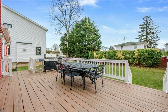 3978 William Street, Seaford, NY 11783