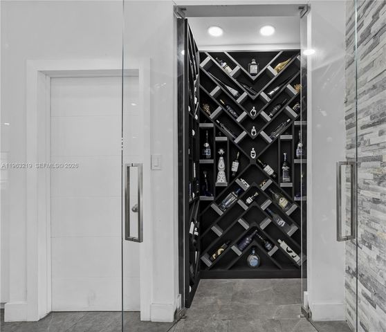 14651 SW 16th St, Davie, FL 33325