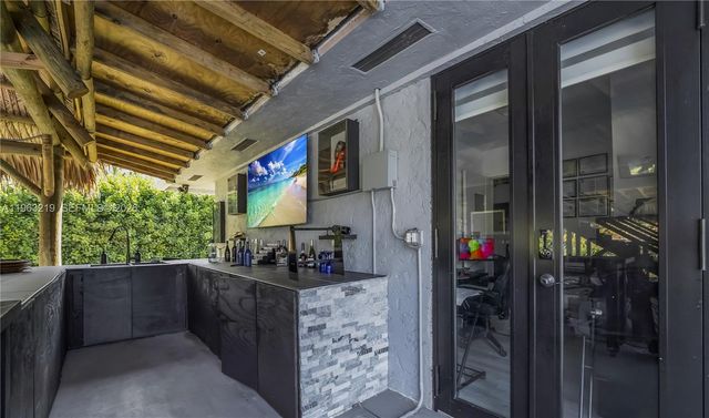 14651 SW 16th St, Davie, FL 33325