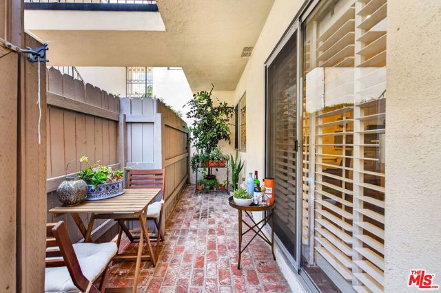 1522 S Centinela Avenue 101, Los Angeles, CA 90025