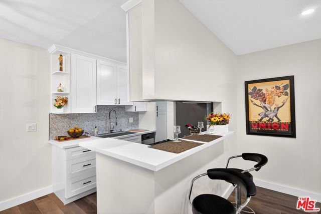 1522 S Centinela Avenue 101, Los Angeles, CA 90025