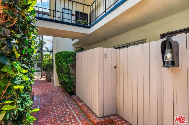 1522 S Centinela Avenue 101, Los Angeles, CA 90025