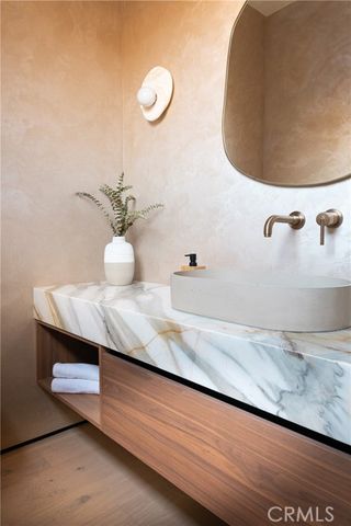 2221 West Starview Lane, Los Angeles, CA 90026