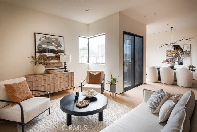 2221 West Starview Lane, Los Angeles, CA 90026