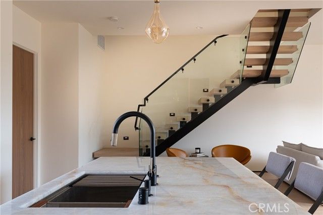 2221 West Starview Lane, Los Angeles, CA 90026