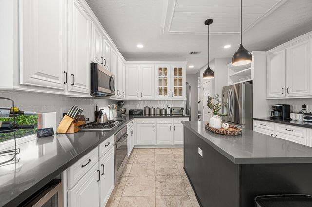 1931 Enchanted Park Drive, Spring, TX 77386