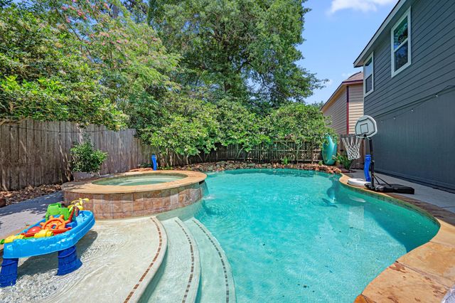 1931 Enchanted Park Drive, Spring, TX 77386