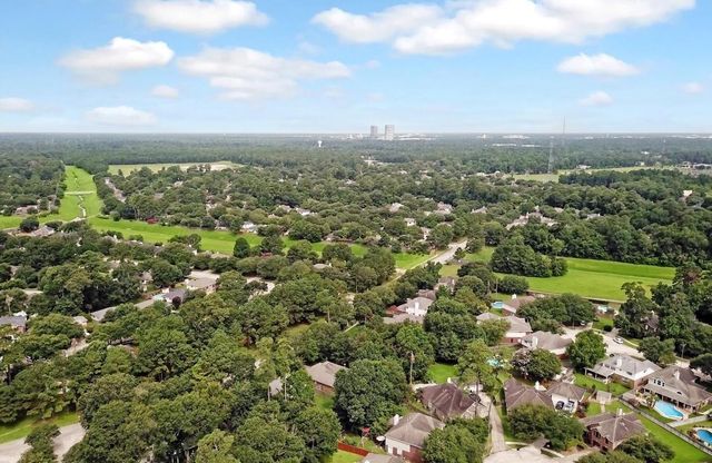 1931 Enchanted Park Drive, Spring, TX 77386