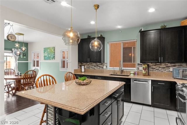 1409 Sandstone View Way, North Las Vegas, NV 89084