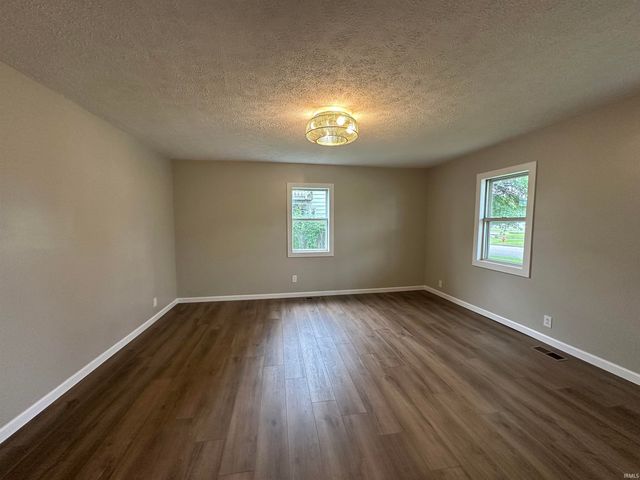 360 NE C Street, Linton, IN 47441