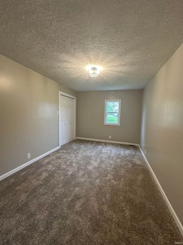 360 NE C Street, Linton, IN 47441