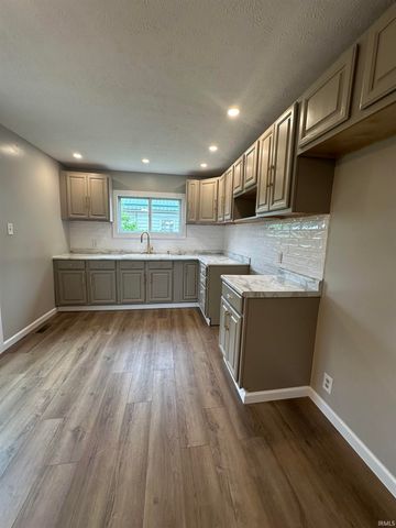 360 NE C Street, Linton, IN 47441