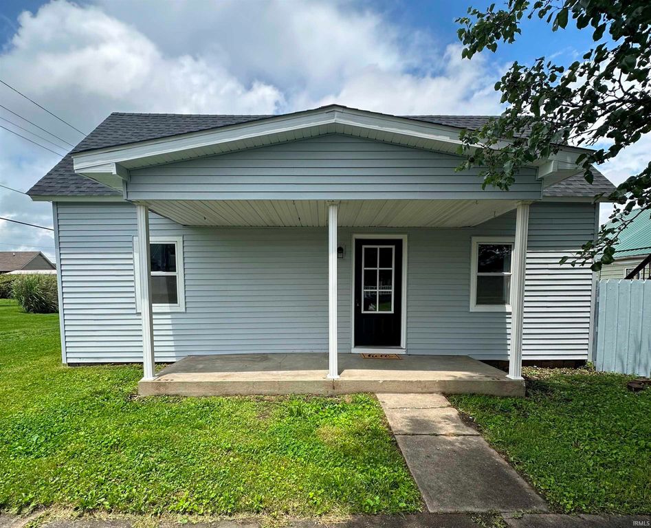 360 NE C Street, Linton, IN 47441