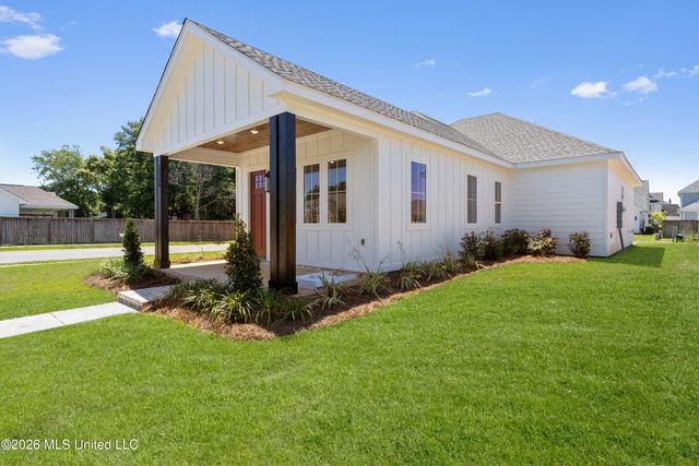 12236 Artisan Green Boulevard, Gulfport, MS 39503