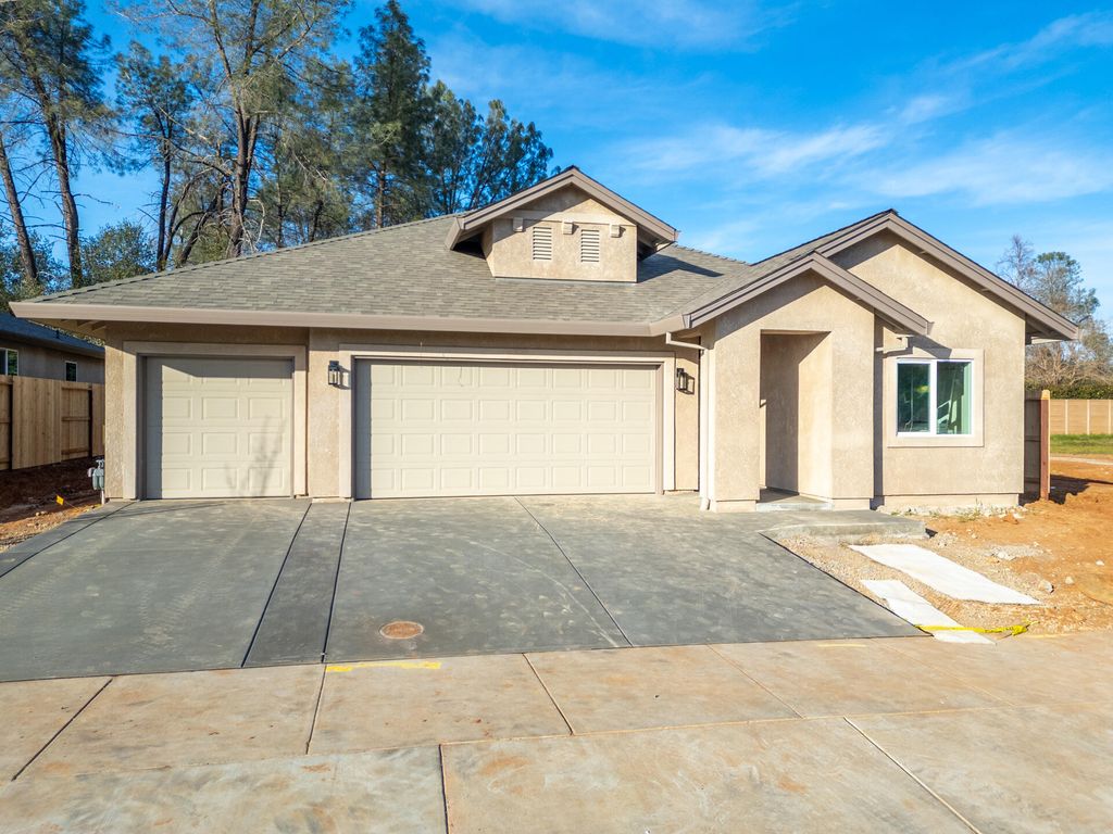 3424 Lowland Avenue, Redding, CA 96002
