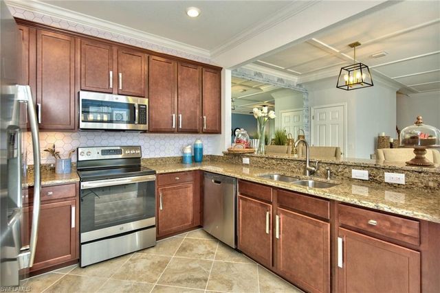 2612 Blossom WAY, Naples, FL 34120