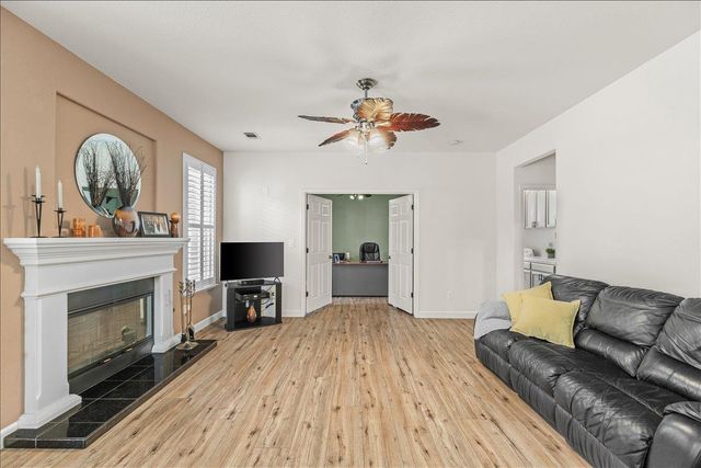 1164 Silver Brook Pl, Manteca, CA 95337