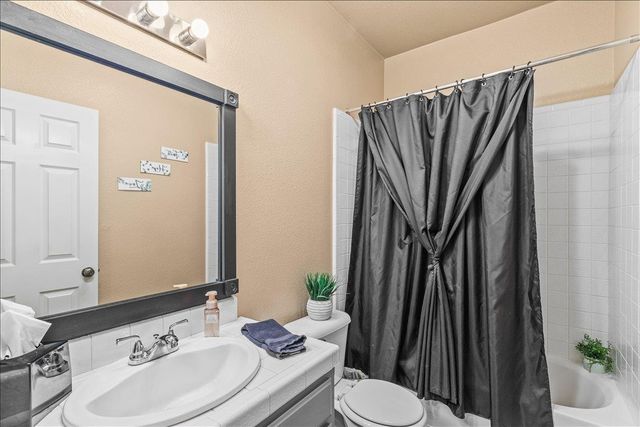 1164 Silver Brook Pl, Manteca, CA 95337