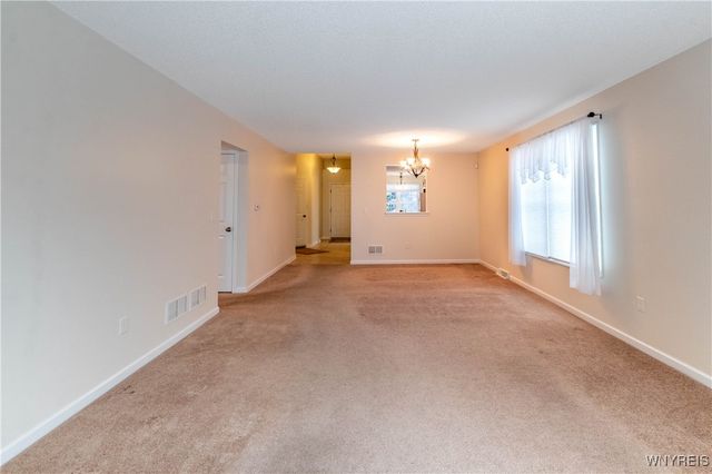 53 Blossom Wood Lane, Cheektowaga, NY 14227