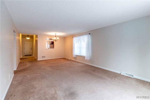 53 Blossom Wood Lane, Cheektowaga, NY 14227