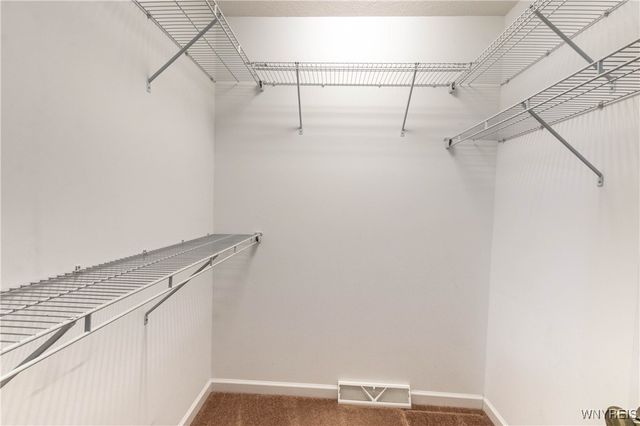 53 Blossom Wood Lane, Cheektowaga, NY 14227