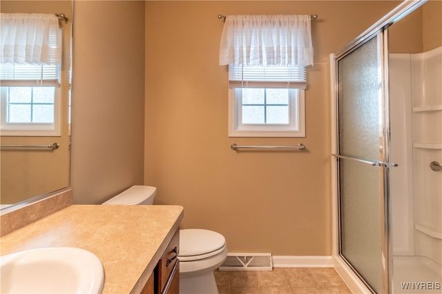 53 Blossom Wood Lane, Cheektowaga, NY 14227