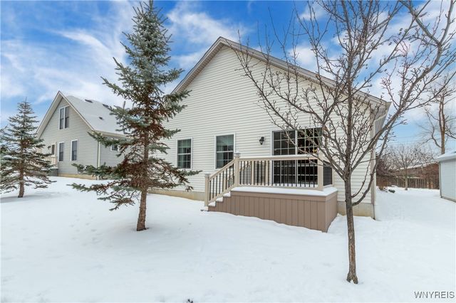 53 Blossom Wood Lane, Cheektowaga, NY 14227