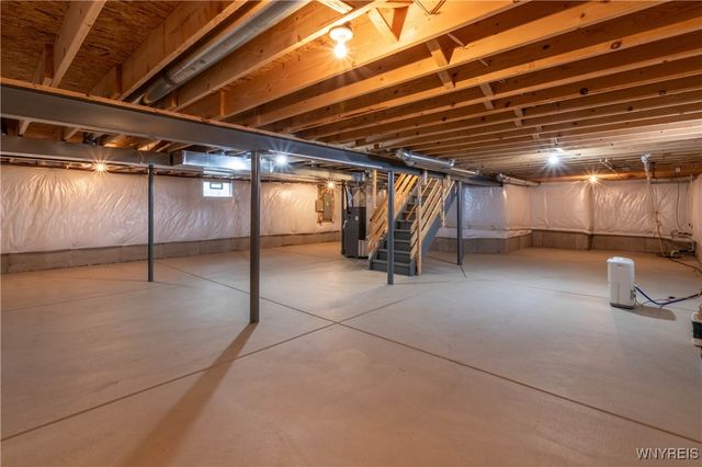 53 Blossom Wood Lane, Cheektowaga, NY 14227